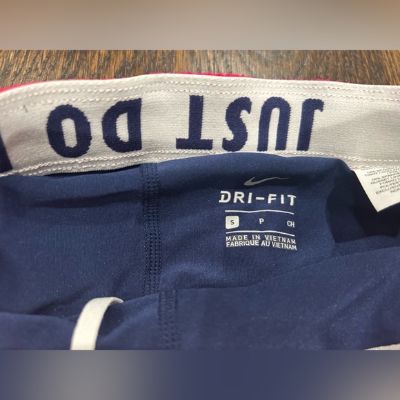 Women’s Nike Athletic Shorts - Picture 4 of 4